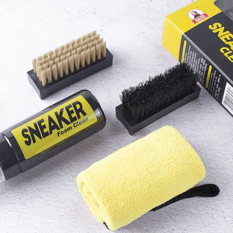 Detergente per scarpe da ginna - Sneaker Care Foam recensione e prezzo